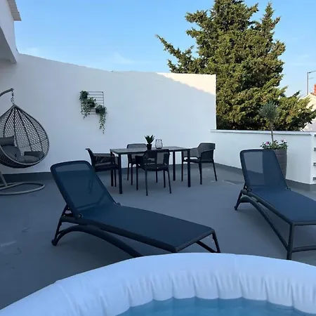 Apartment Silver Stars *