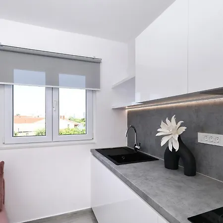 Apartment Silver Stars *